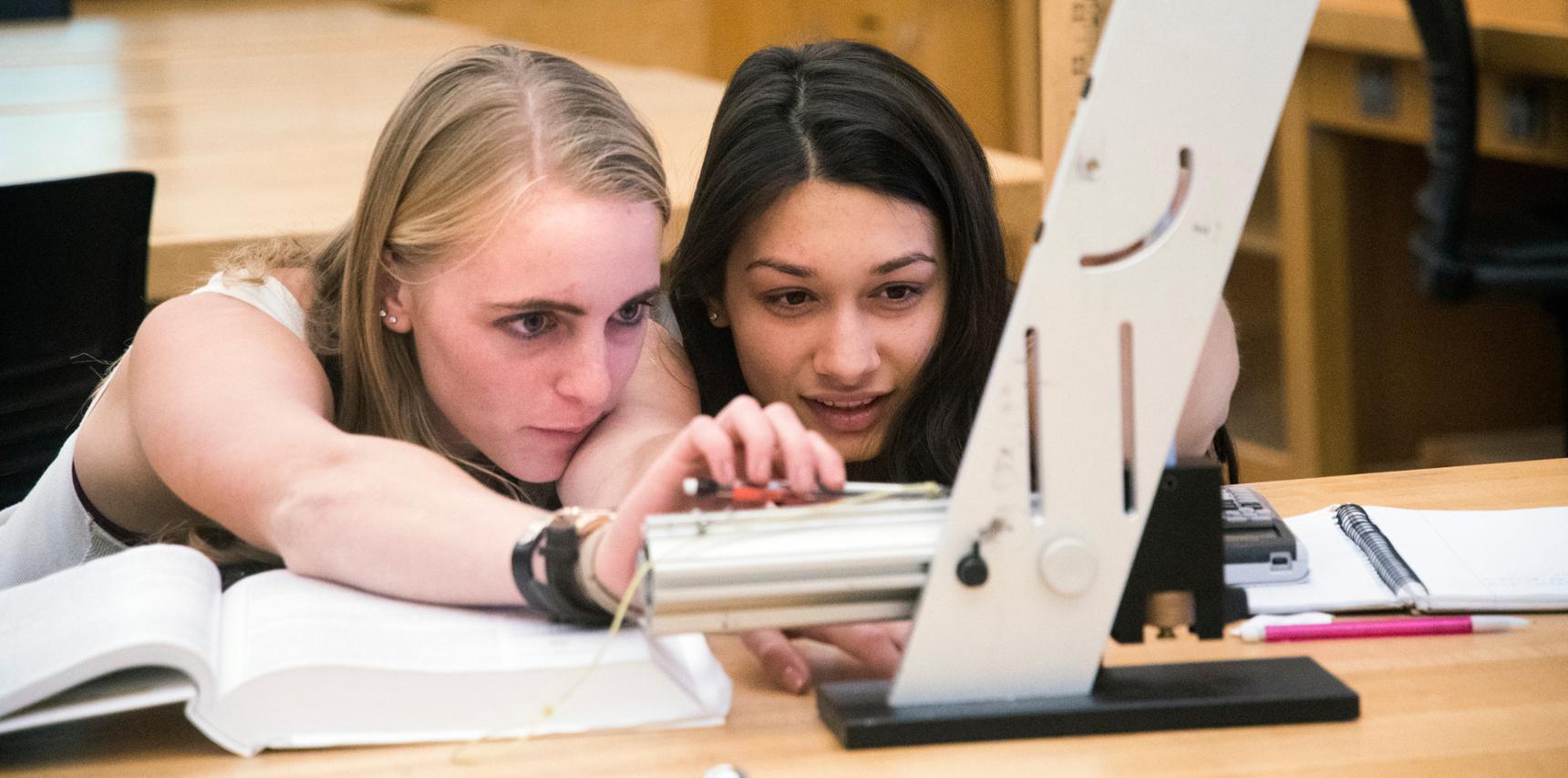 physics-students-simple-machines